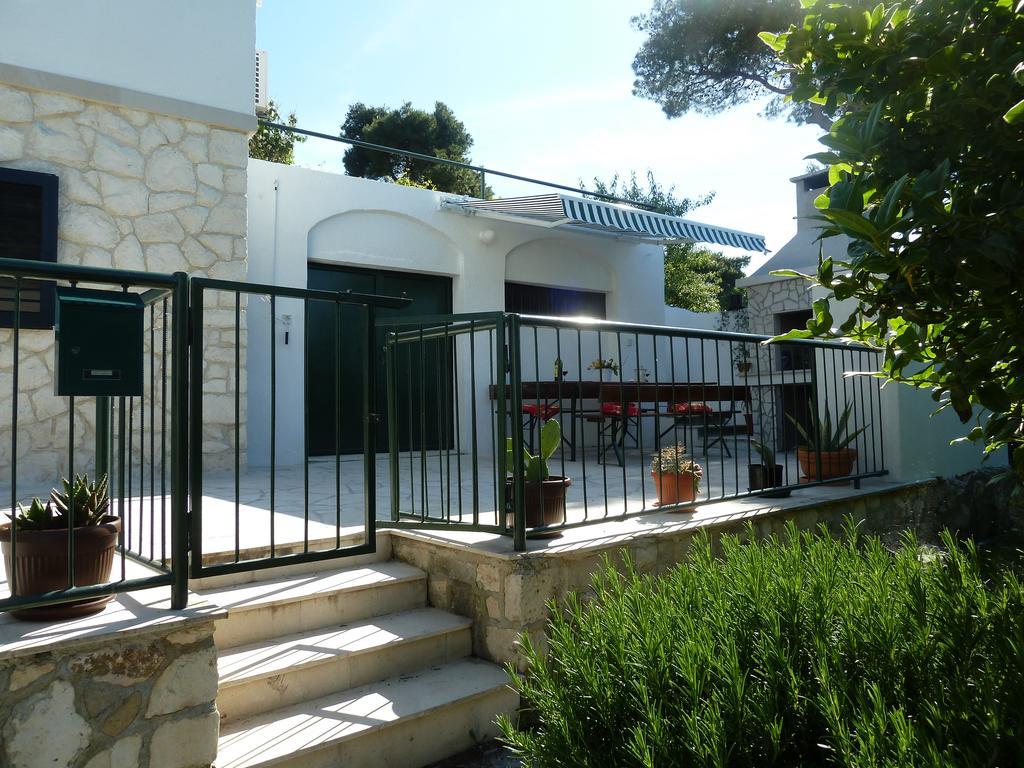 Apartment Vanda Splitska Exterior photo